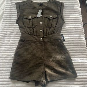 Express NEW !!! BOUCLE UTILITY ROMPER size 6 Green